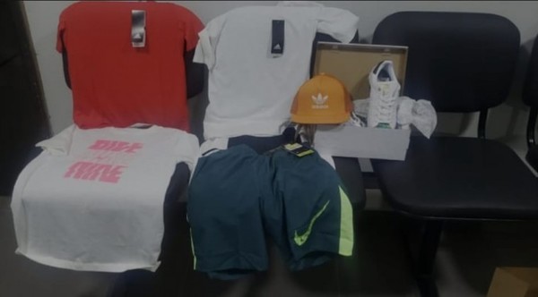 Detienen a refugiado por robar prendas de un shopping – Prensa 5