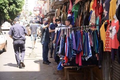 Cerrarán puestos de mesiteros y casilleros que saquen su mercadería a la vía pública de CDE