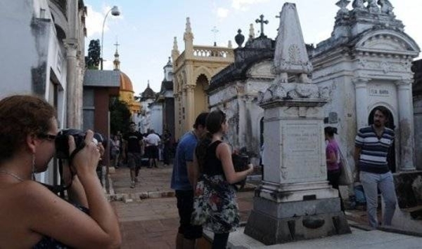 Diario HOY | Invitan a tour por la necrópolis de Asunción este sábado