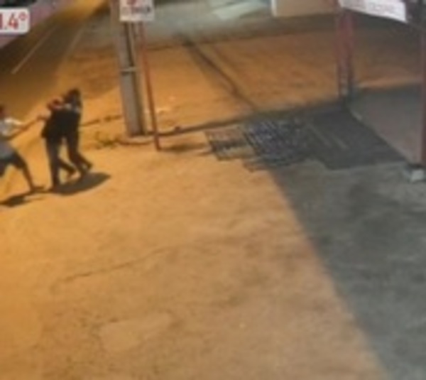Capturan a dos presuntos asaltantes en Luque - Paraguay.com