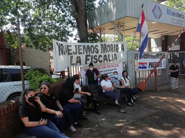 Arranca huelga general en el Ministerio Público - La Clave