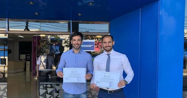 La Nación / Roque Santa Cruz, flamante licenciado en Administracion de Empresas