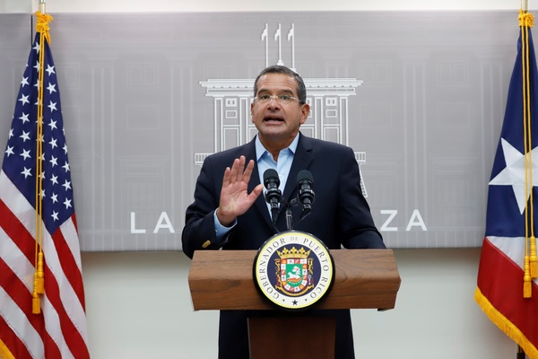 El gobernador de Puerto Rico firma una ley que propone reducir la deuda pública - MarketData