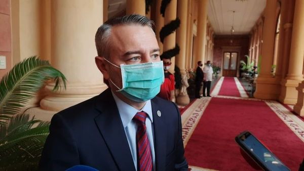 Daniel Centurión dice que Santi Peña no representa tradición colorada