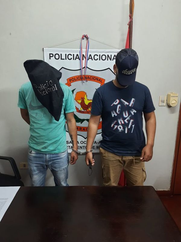 Aprehenden a dos personas con billetes falsos en su poder - Nacionales - ABC Color