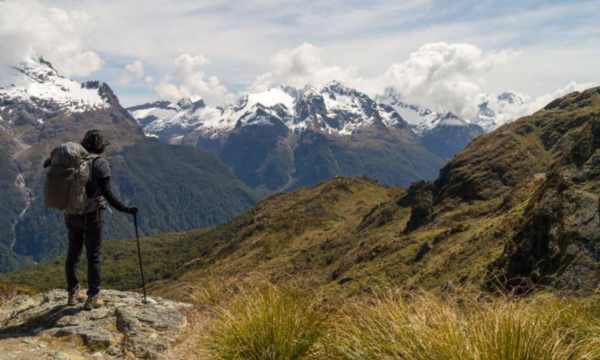 Se perdió en una montaña y no atendió el teléfono porque los rescatistas le llamaron de un número desconocido