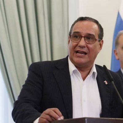 Concejales departamentales presentan denuncia ante la Fiscalía contra el gobernador de Central | Ñanduti