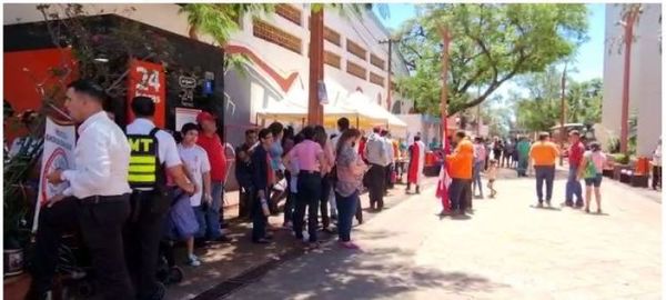 Paro en Municipalidad de San Lorenzo: “No vamos a permitir que se vayan sin hablar con nosotros”