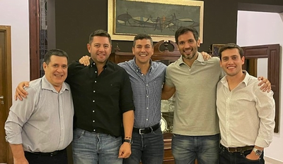 Roque Santa Cruz está en el “equipo” de Horacio Cartes - Noticiero Paraguay