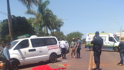 Crónica / Menor manejaba una moto y fue a parar por una camioneta