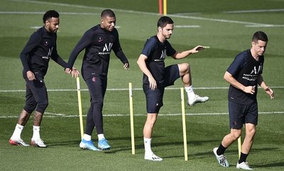 Una trabajadora sexual entró al auto y le robó a un jugador del PSG