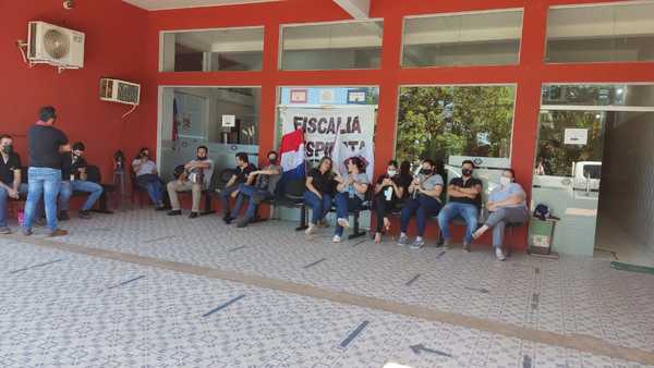 Fiscalía inicia huelga por posible recorte presupuestario | Radio Regional 660 AM