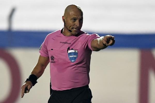 Néstor Pitana será el juez de la final de la Libertadores