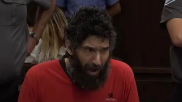 Sacan a feminicida de su juicio porque no paraba de maullar