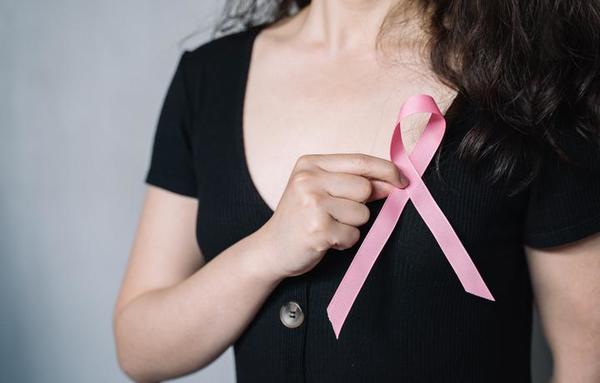 Diputados aprueba cobertura de cirugía reconstructiva mamaria para mujeres con cáncer