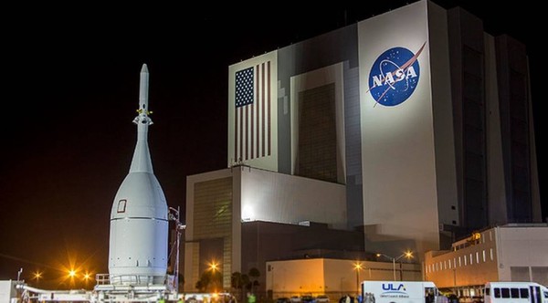 MUNDO | La NASA envía a cuatro astronautas a la ISS el domingo