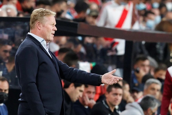 El neerlandés Ronald Koeman dejó de ser el entrenador del Barcelona