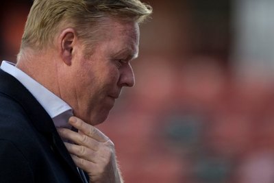 Barcelona destituye a Ronald Koeman como entrenador y profundiza su crisis