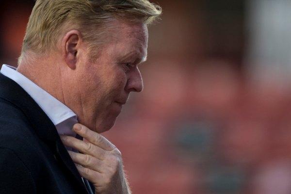 Barcelona destituye a Ronald Koeman como entrenador y profundiza su crisis