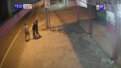Extrema inseguridad: Asaltan con machetillo a un joven | Noticias Paraguay