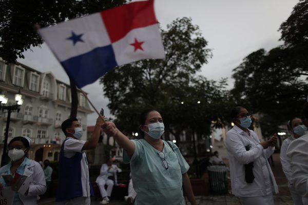 Enfermeras protestan en Panamá contra incumplimiento de promesas salariales - MarketData