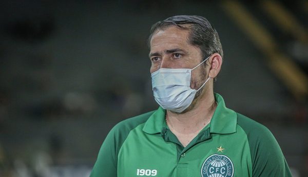 El increíble récord de Gustavo Morínigo en Coritiba, que está cerca del ascenso