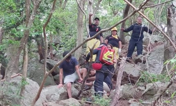 Crónica / GRITOS EN EL CERRO. “Son de hace tiempo... piden ayuda”