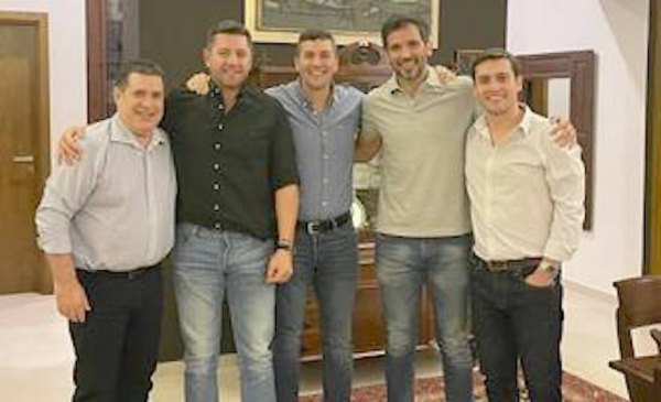 Crónica / “Hay equipo”, he’i Alliana tras la reunión con Roque