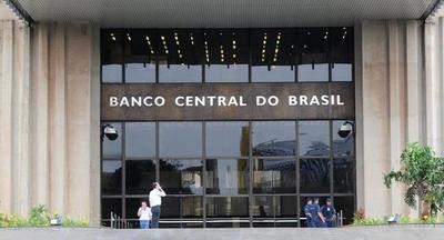 Banco Central de Brasil eleva tasa de interés en 150 puntos básicos por temor a deterioro fiscal