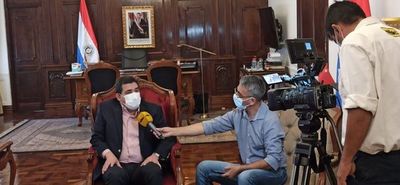 Velázquez vaticina doble victoria  y acusa a Cartes de secuestrar la ANR - Nacionales - ABC Color