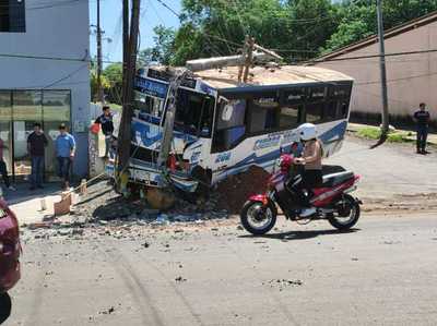 Chatarras de Ciudad Jardín siguen siendo un peligro de muerte para los pasajeros - La Clave