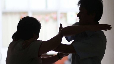 Diario HOY | Detienen a hombre filmado por su hija mientras agredía a su mamá