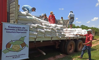 Gobernación entregó insumos agrícolas a productores - Noticiero Paraguay