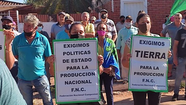 Productores hortícolas protestan por falta de asistencia del MAG
