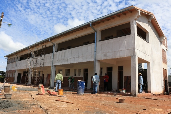 Mediante la construcción de escuelas buscan arraigo de familias campesinas - El Trueno