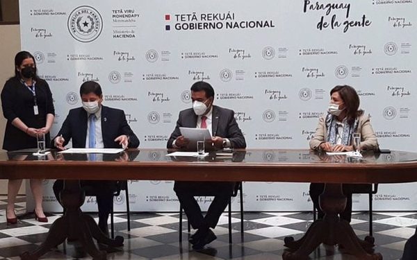 Hacienda firmó convenios que permitirán facilitar créditos por US$ 145 millones a mipymes - .::Agencia IP::.