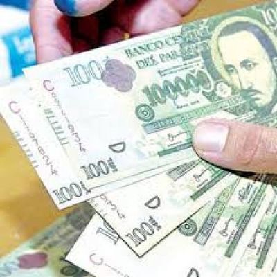 Ante devaluación del peso argentino el guaraní surge en mercado de Posadas ante la falta de dólares