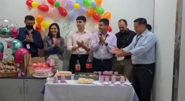 Funcionarios festejaban cumpleaños en Ingavi mientras asegurados soportaban larga espera para agendamiento - Nacionales - ABC Color