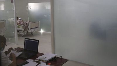 Clínicas reporta aumento de casos de Covid-19 en personas no vacunadas