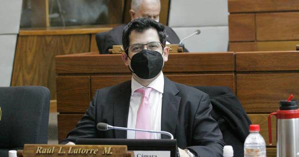 La Nación / “¿Y después qué?, se preguntan víctimas del cáncer de mama”, afirma el diputado Raúl Latorre