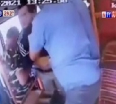 Brutal agresión a chófer de transporte público - Paraguay.com