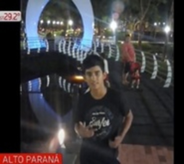 Conductor de un automóvil arrolla a un adolescente y se da a la fuga - Paraguay.com