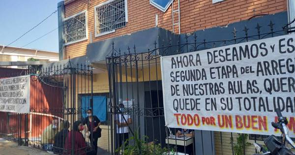La Nación / Estudiantes piden ayuda para mejorar condiciones edilicias del Colegio Santa Teresita