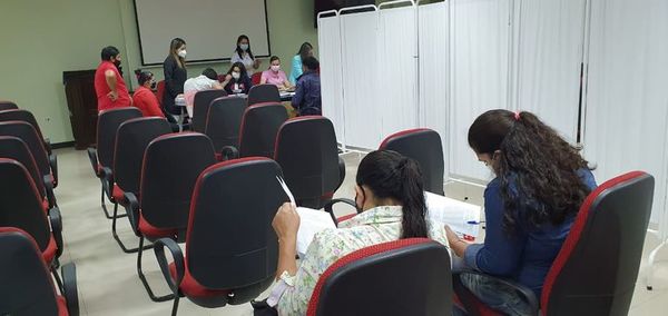 Más de 100 personas ya accedieron a la vacuna taiwanesa antiCOVID en CDE - ABC en el Este - ABC Color