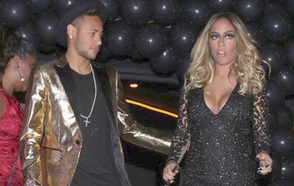 Crónica / Ney retruca a los que le acusan de fiestero