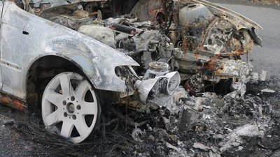 Denuncian incendio provocado de un auto en Lambaré