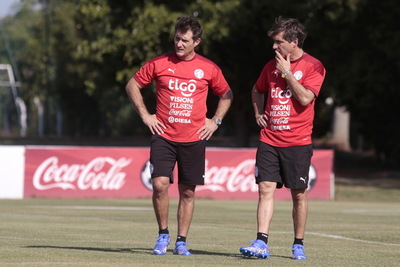 Hoy saldrá la primera lista de los Barros Schelotto