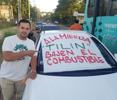 Trabajadores exigen frente a Petropar que baje el precio del combustible - Nacionales - ABC Color