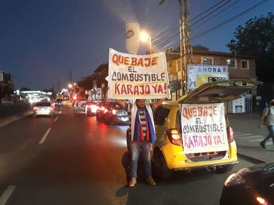 Suba de combustible: conductores de plataformas exigen bajas