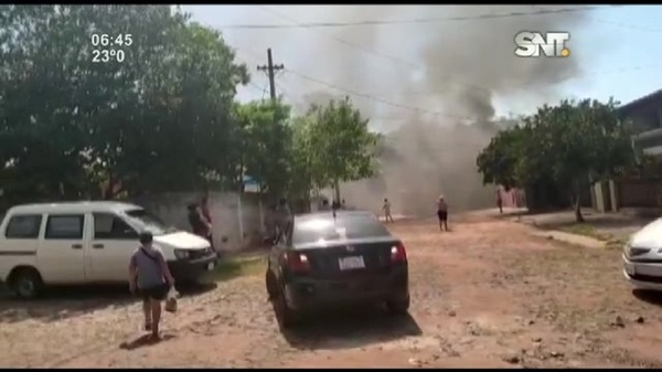 Incendio de vivienda en Ñemby - SNT